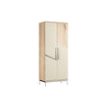 **Armoire en bois avec façades laquées et détails en métal**